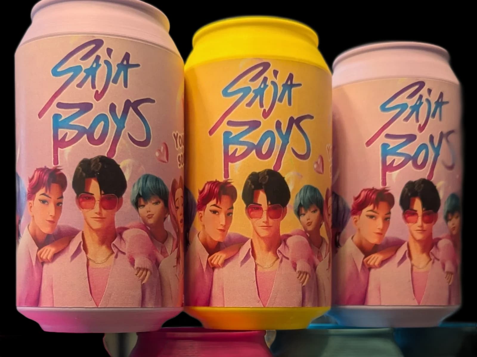Saja Boys Soda Pop - Lata con Tapa Roscada (Saja Boys) — en ambiente