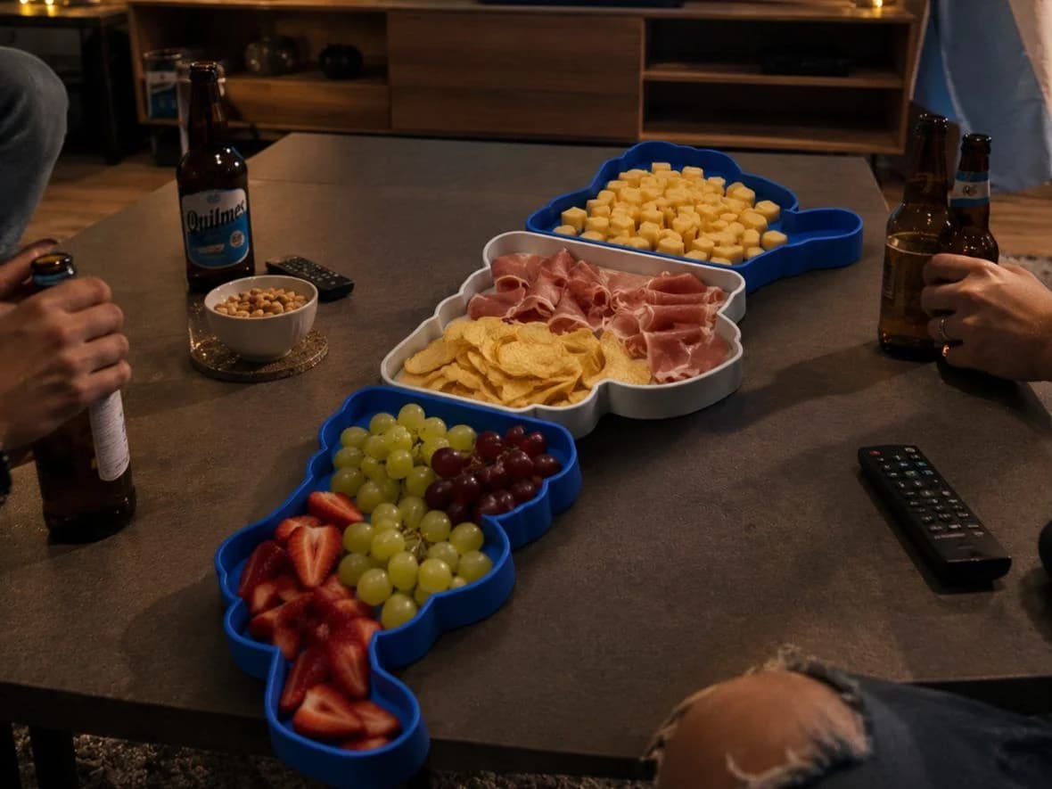 Tabla de snacks mapa de Argentina en tres secciones — vista principal