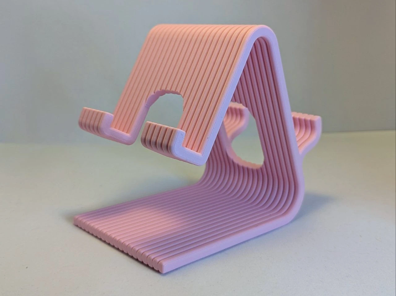 Soporte ajustable para celular y tableta — vista principal